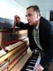 l'accordeur de pianos Bertrand Dubois